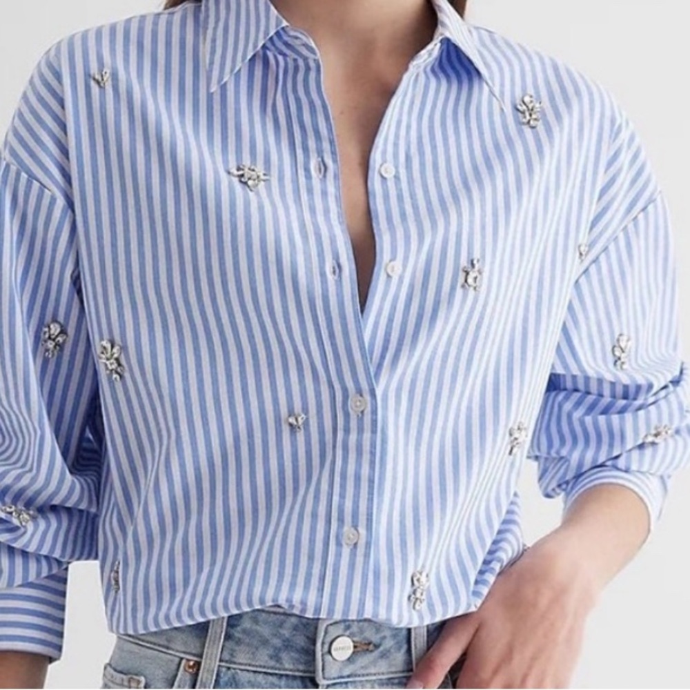 Elegant White and Blue 3/4 Sleeve Button Down Top with V-neck